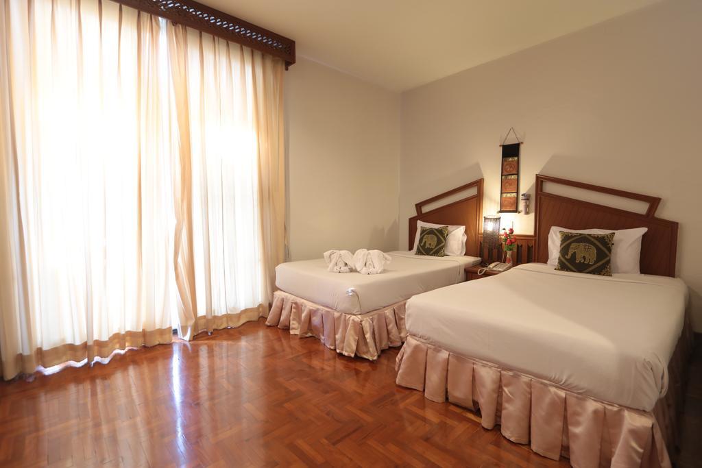 Baiyoke Chalet Hotel Mae Hong Son Exterior photo