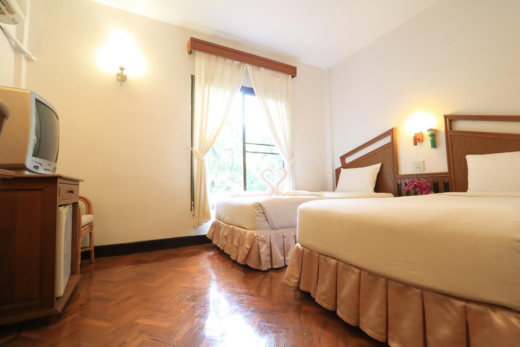 Baiyoke Chalet Hotel Mae Hong Son Exterior photo