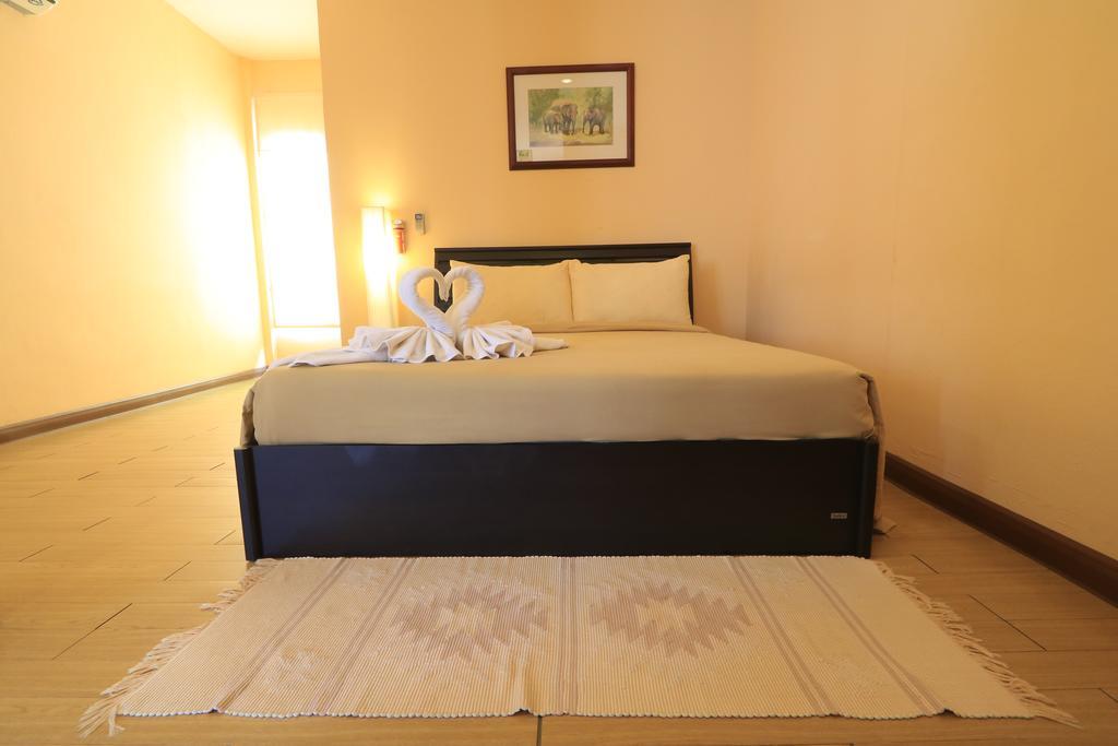 Baiyoke Chalet Hotel Mae Hong Son Exterior photo