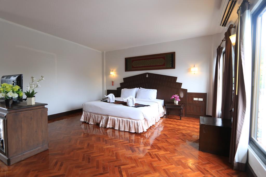 Baiyoke Chalet Hotel Mae Hong Son Exterior photo