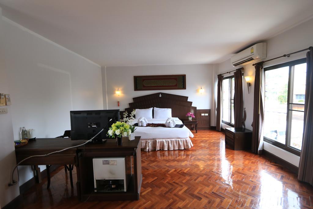 Baiyoke Chalet Hotel Mae Hong Son Exterior photo