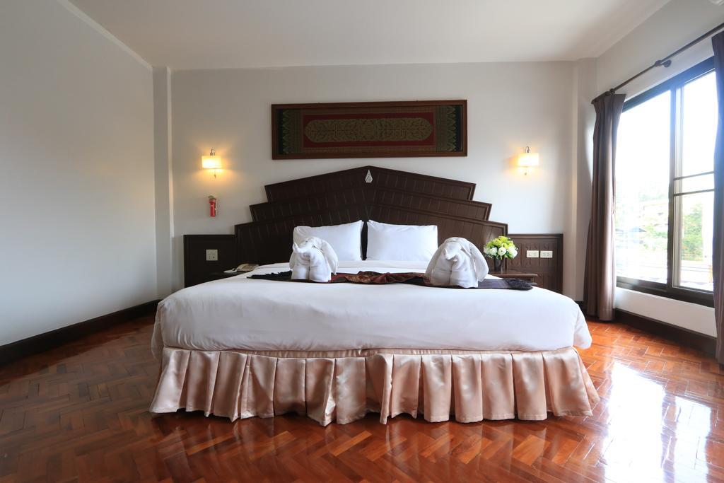 Baiyoke Chalet Hotel Mae Hong Son Exterior photo