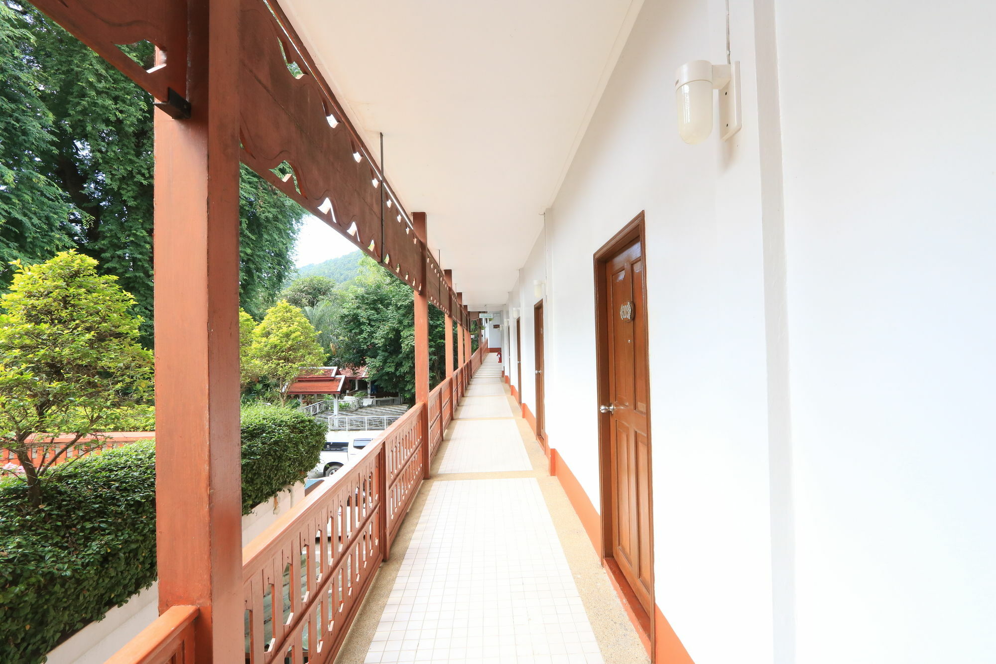 Baiyoke Chalet Hotel Mae Hong Son Exterior photo