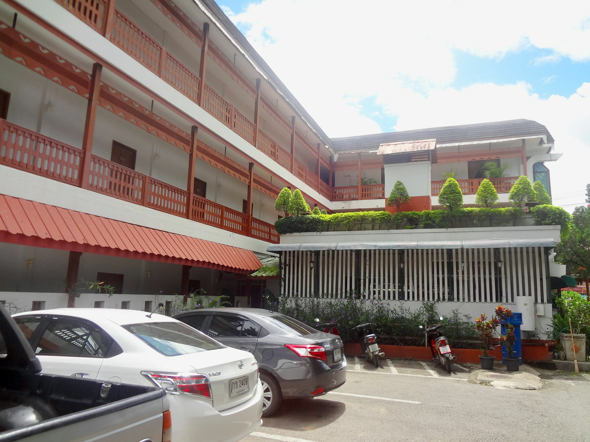 Baiyoke Chalet Hotel Mae Hong Son Exterior photo