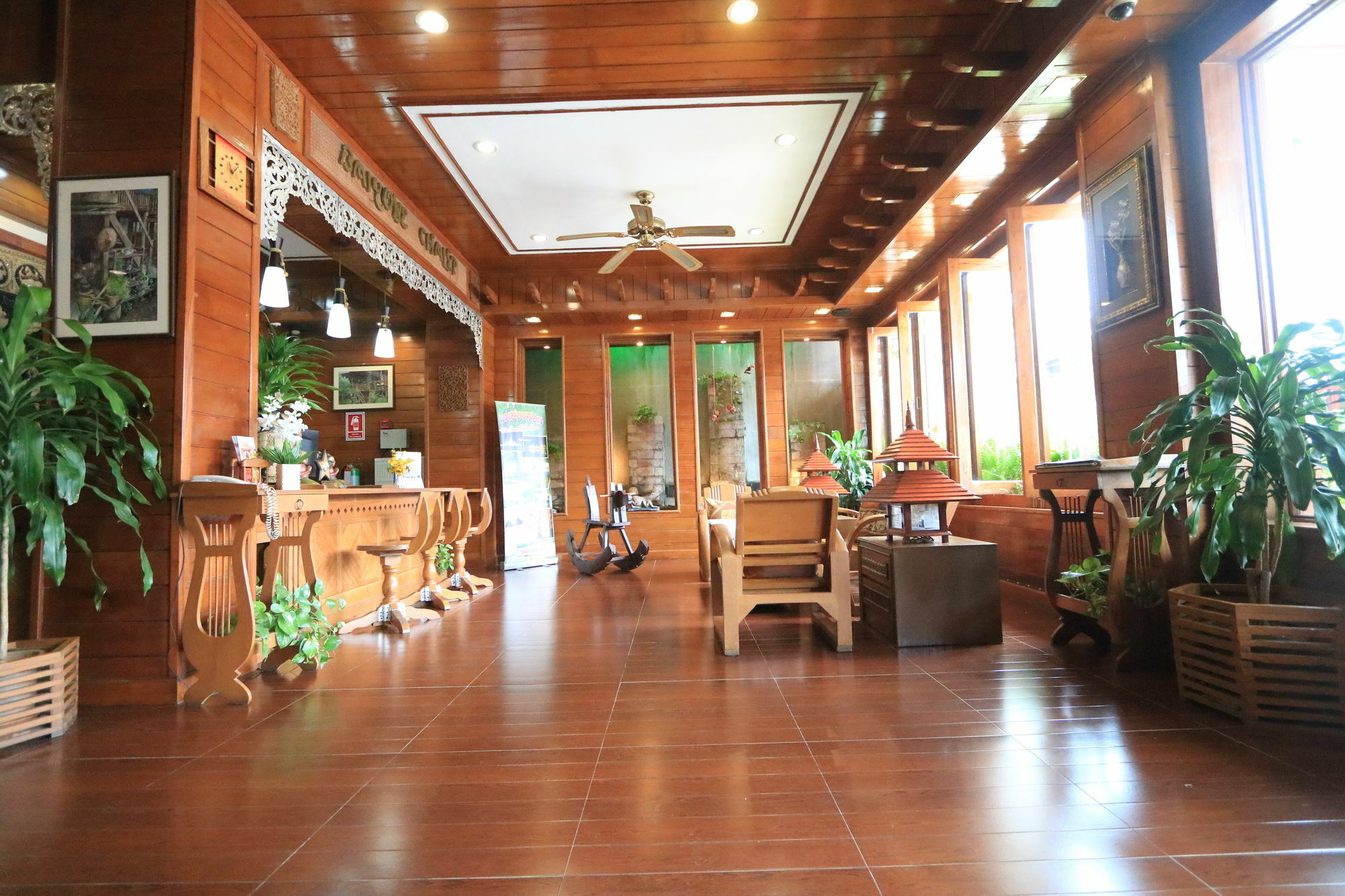 Baiyoke Chalet Hotel Mae Hong Son Exterior photo